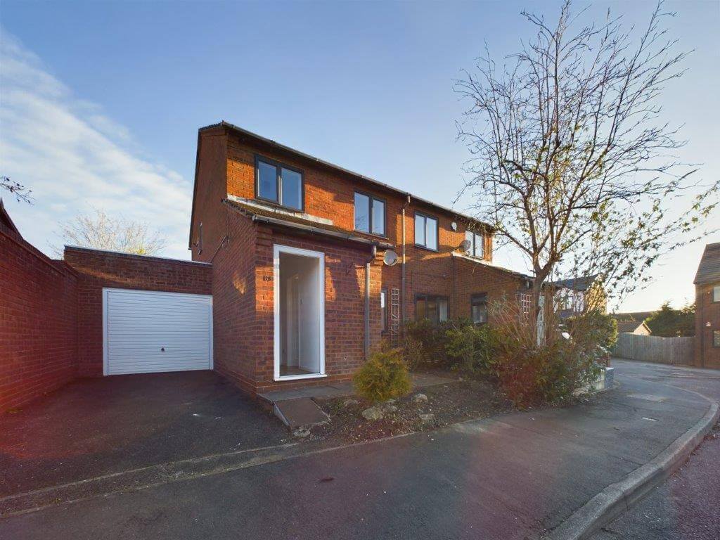 63 Tilesford Close, Solihull B90 4YF Solihull Residential